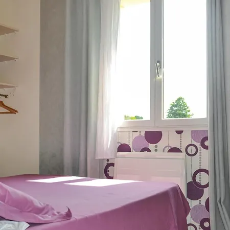 In Et Born With Kitchenette
